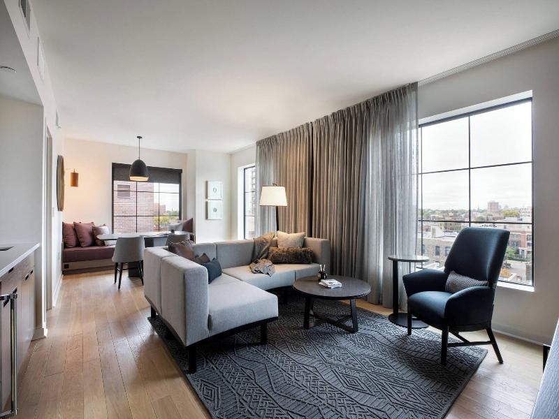 SUITE PENTHOUSE WITH VIEWS — photo 4