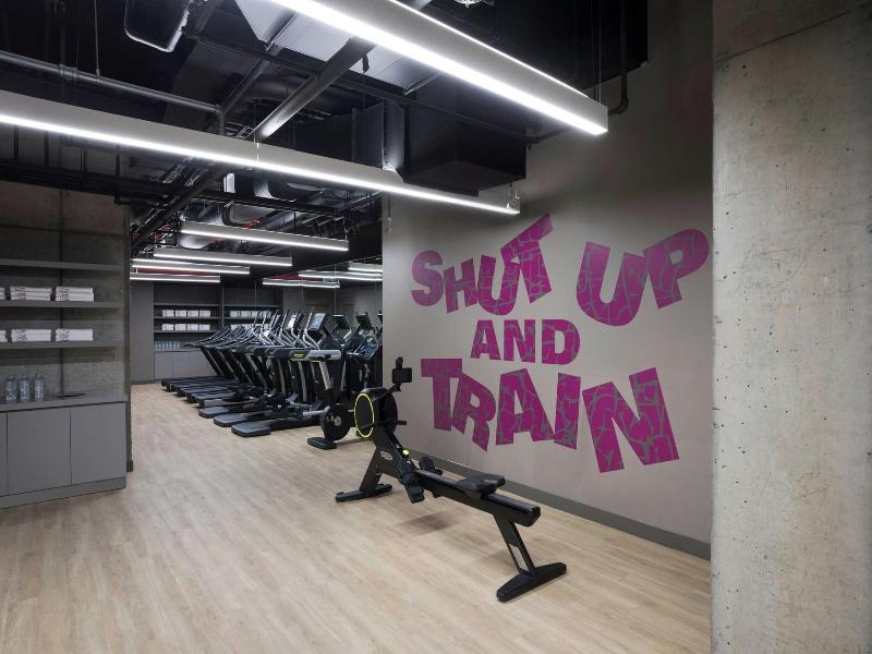 Moxy Nyc Chelsea image