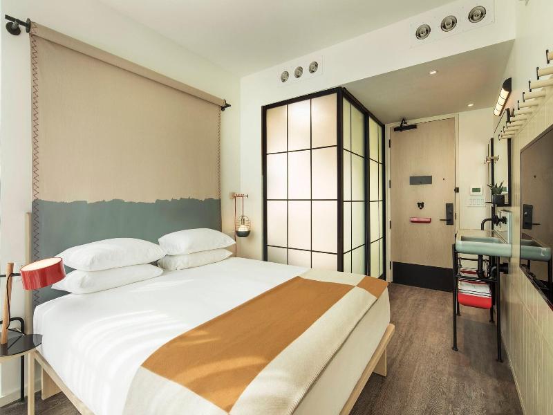 Moxy Nyc Chelsea image