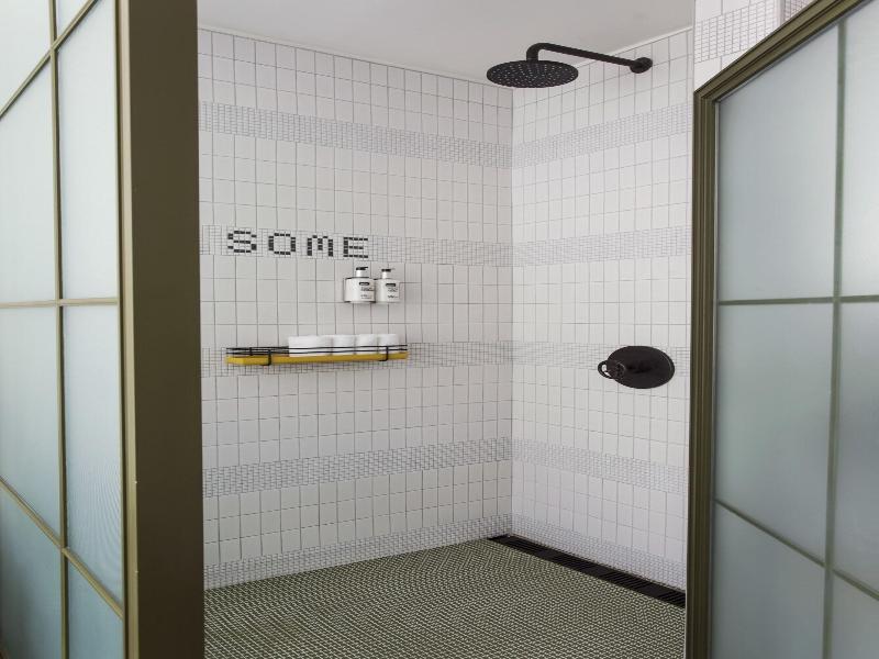 Moxy Nyc Chelsea image