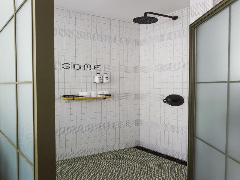 Moxy Nyc Chelsea image
