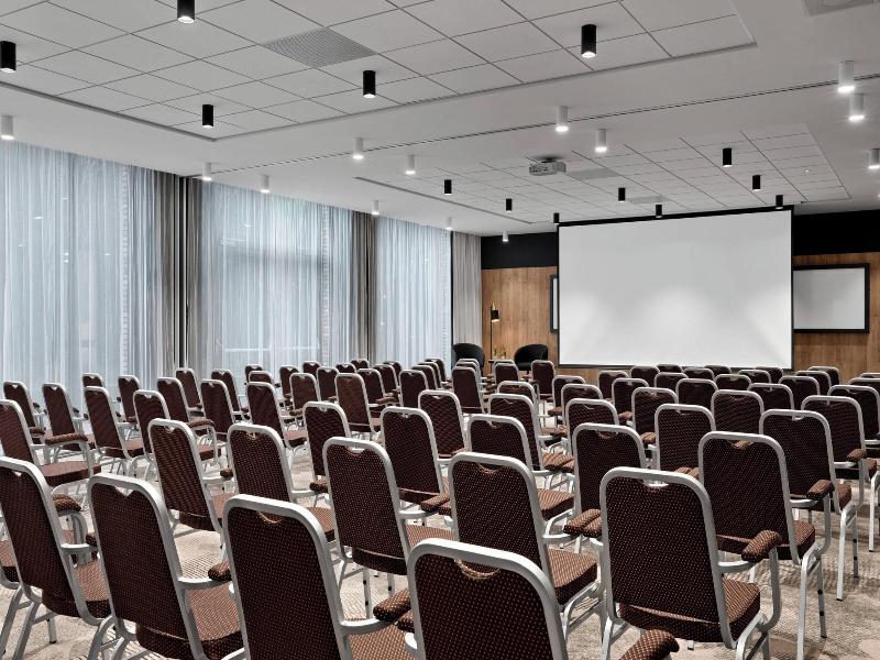 Renaissance Amsterdam Schiphol Airport Hotel image