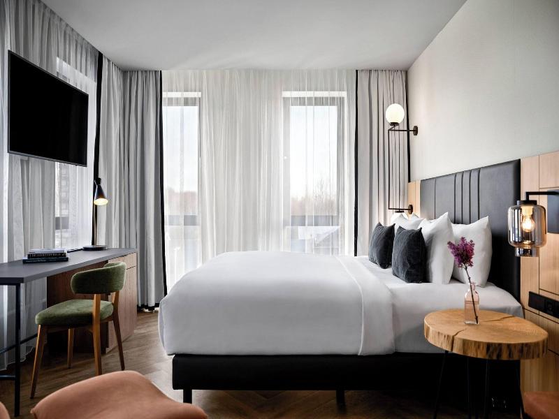 Renaissance Amsterdam Schiphol Airport Hotel image
