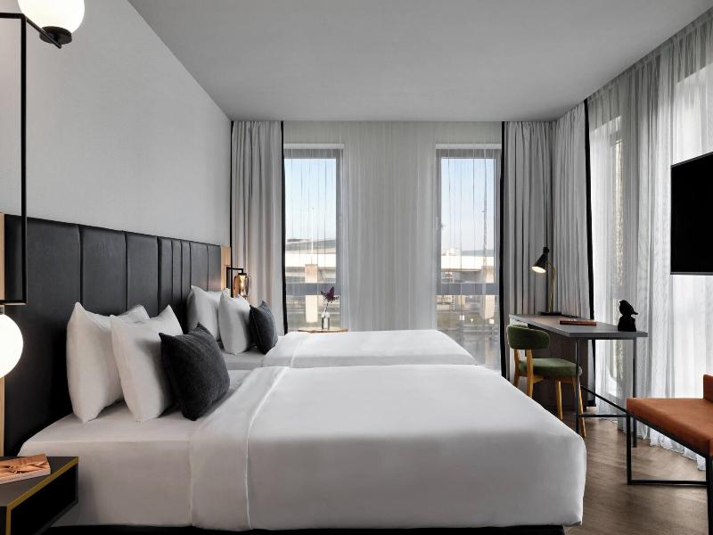 Renaissance Amsterdam Schiphol Airport Hotel image