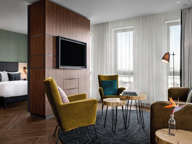 Renaissance Amsterdam Schiphol Airport Hotel image