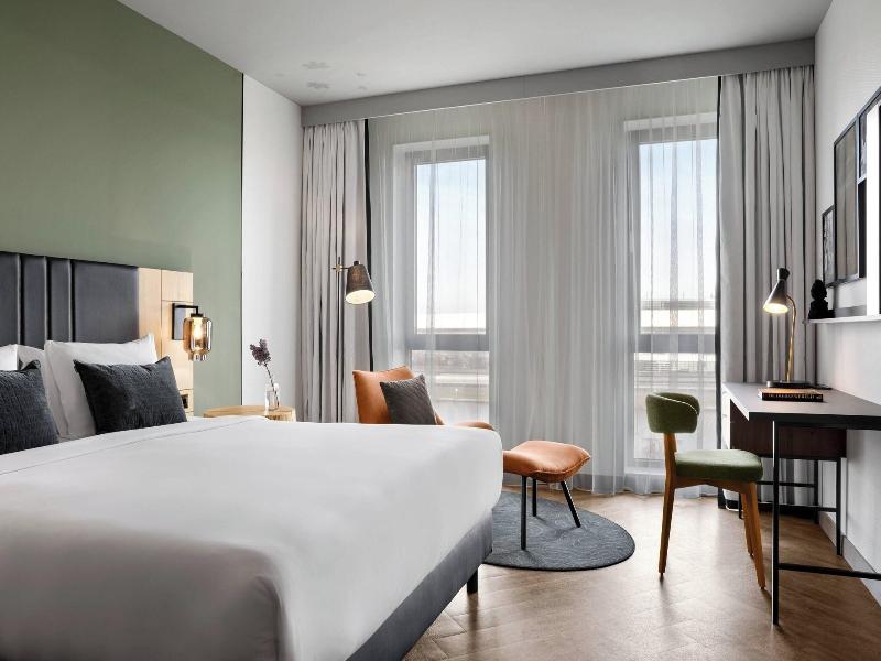 Renaissance Amsterdam Schiphol Airport Hotel image