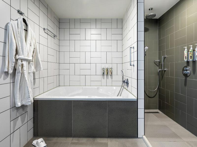 Renaissance Amsterdam Schiphol Airport Hotel image