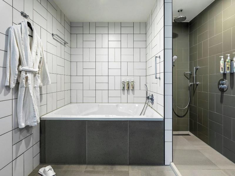Renaissance Amsterdam Schiphol Airport Hotel image