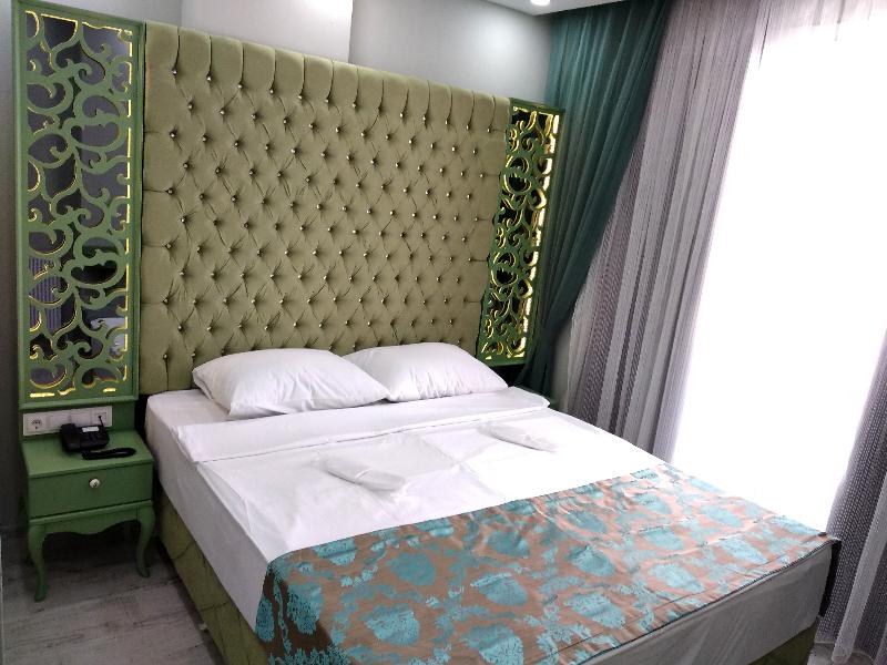 Green Garden Hotel image