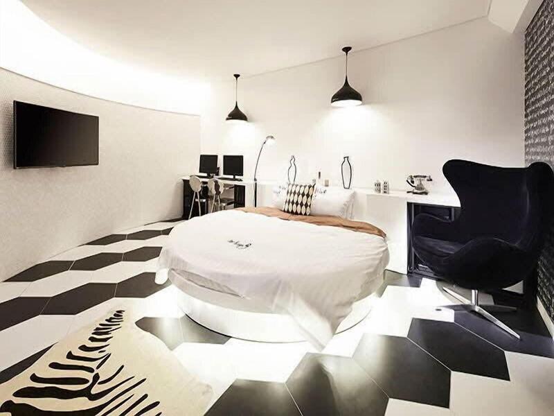 Hotel Boutique 9 image