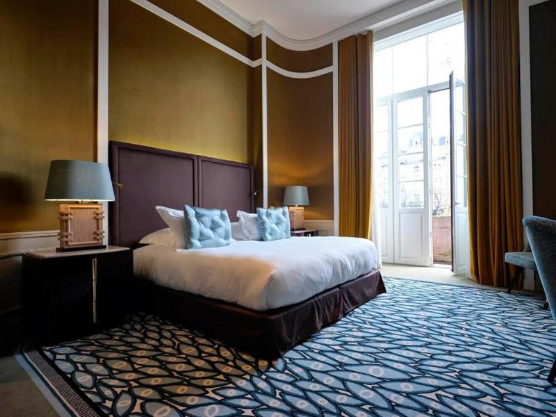 room detail thumbnail 2