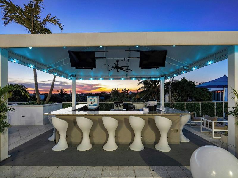 Aloft Delray Beach image