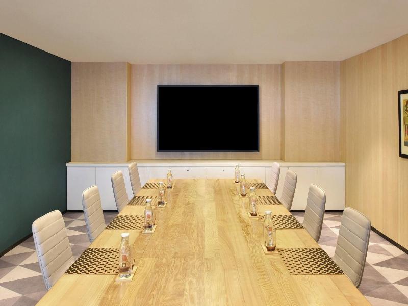 Aloft New Delhi Aerocity image