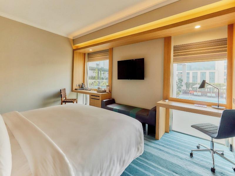 Aloft New Delhi Aerocity image