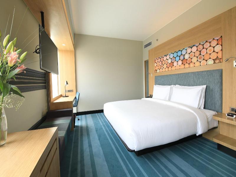 Aloft New Delhi Aerocity image
