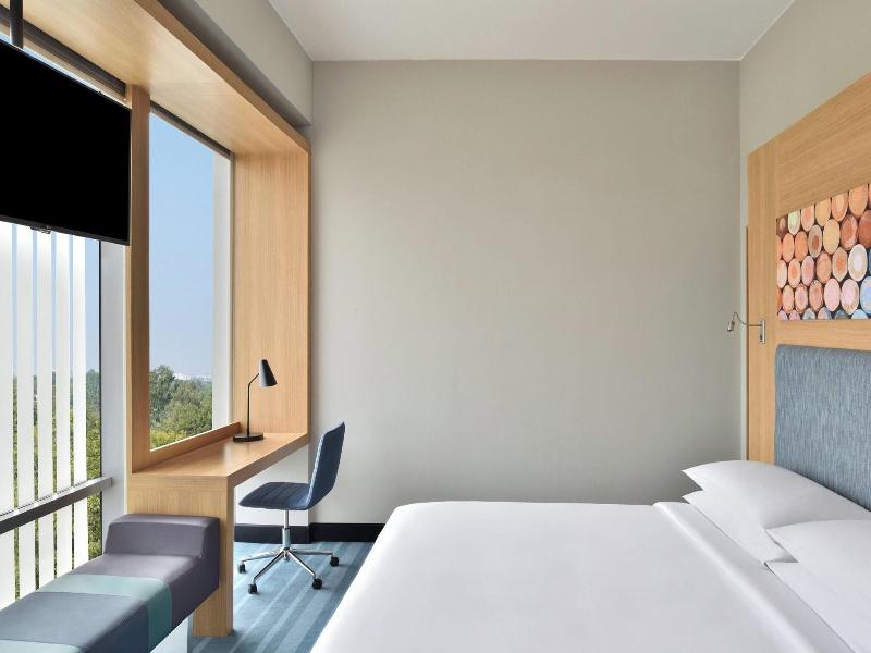 Aloft New Delhi Aerocity image