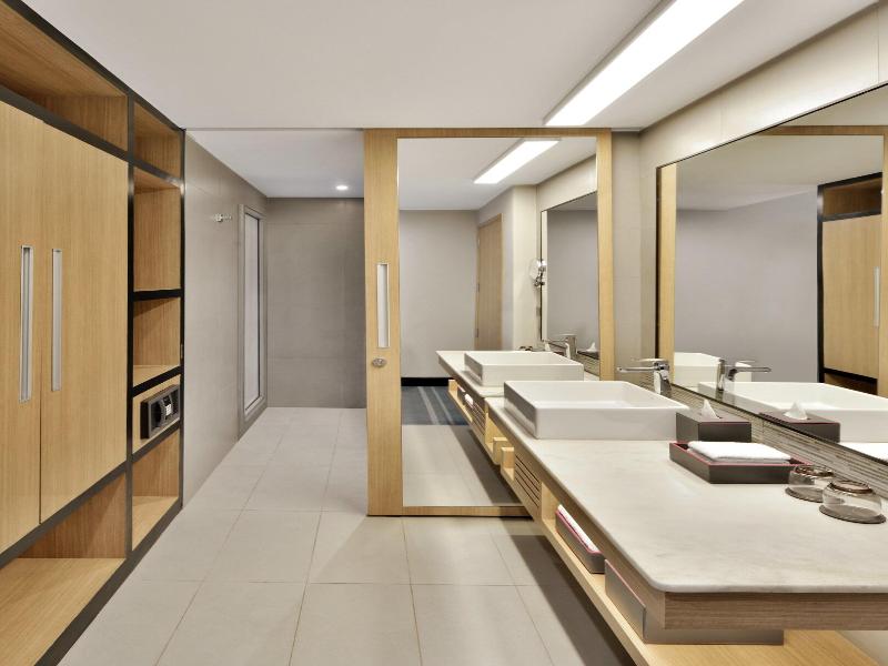 Aloft New Delhi Aerocity image
