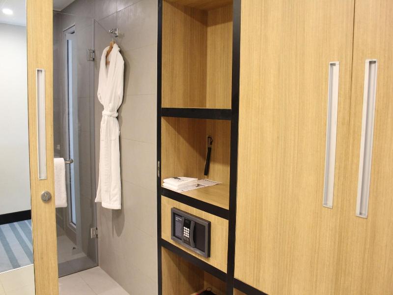 Aloft New Delhi Aerocity image