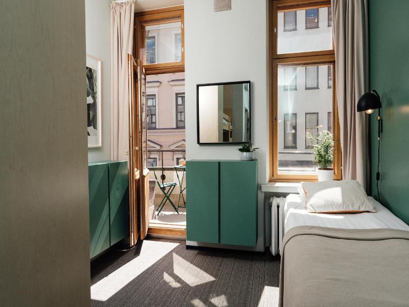 The yard concept Hostel image