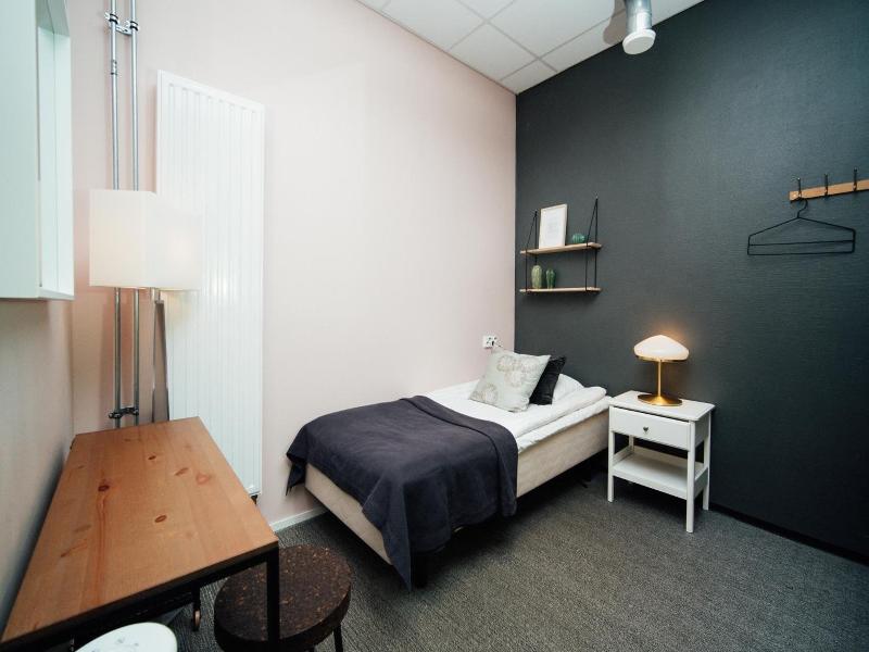 The yard concept Hostel image