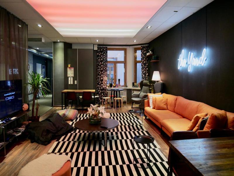 The yard concept Hostel image