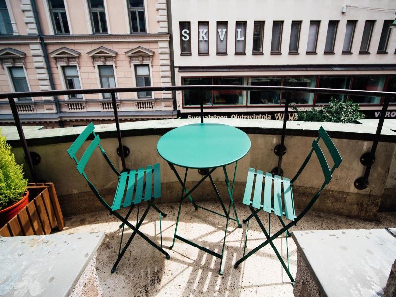 The yard concept Hostel image
