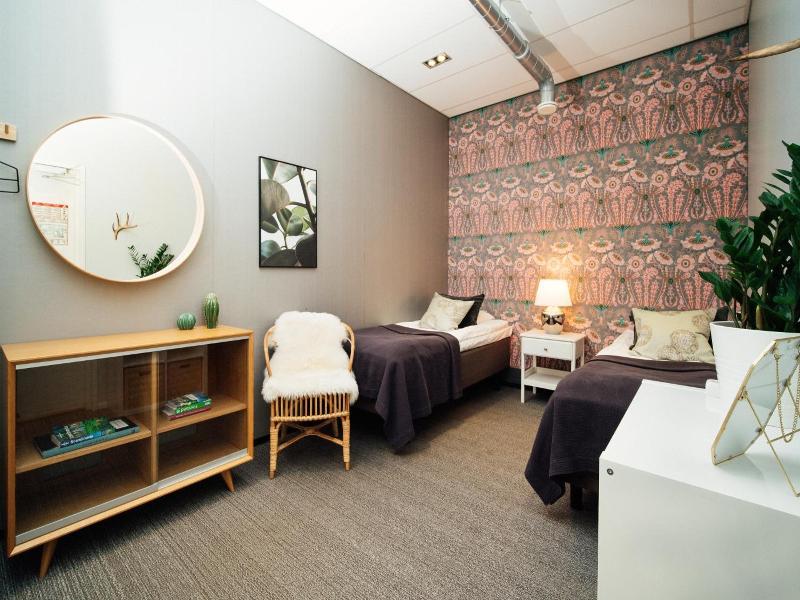 The yard concept Hostel image