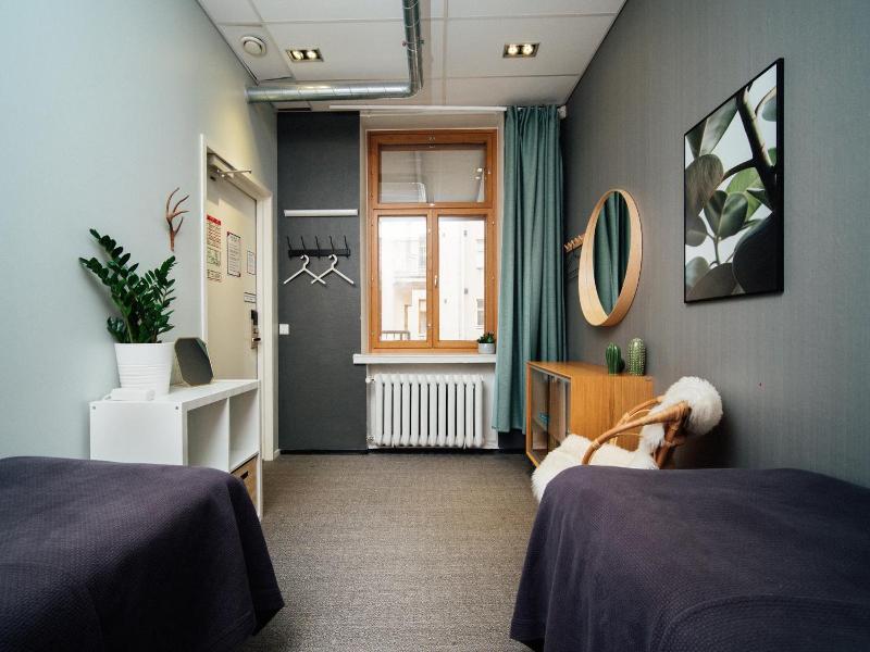 The yard concept Hostel image