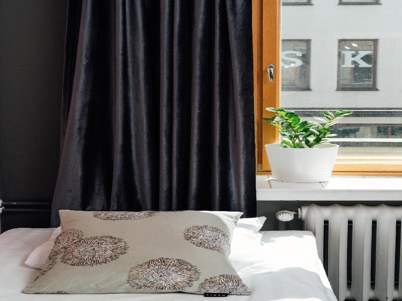 The yard concept Hostel image