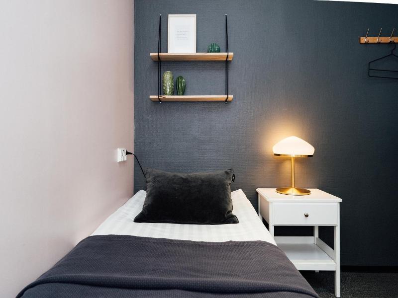 The yard concept Hostel image
