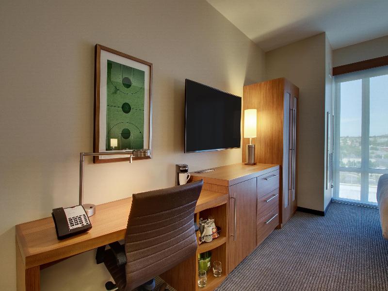 Hyatt Place Milwaukee Downtown image