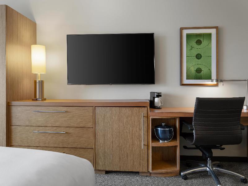 Hyatt Place Milwaukee Downtown image