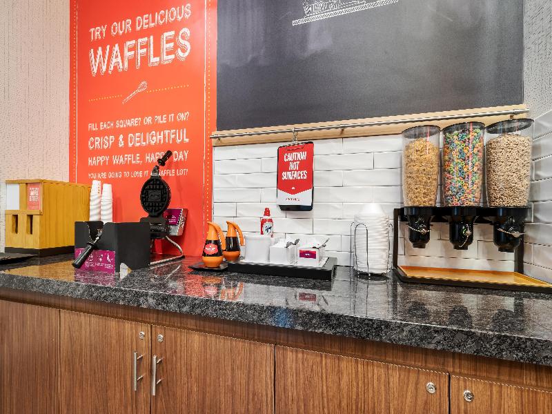 Hampton Inn Hilton Nashville Airport Century Place