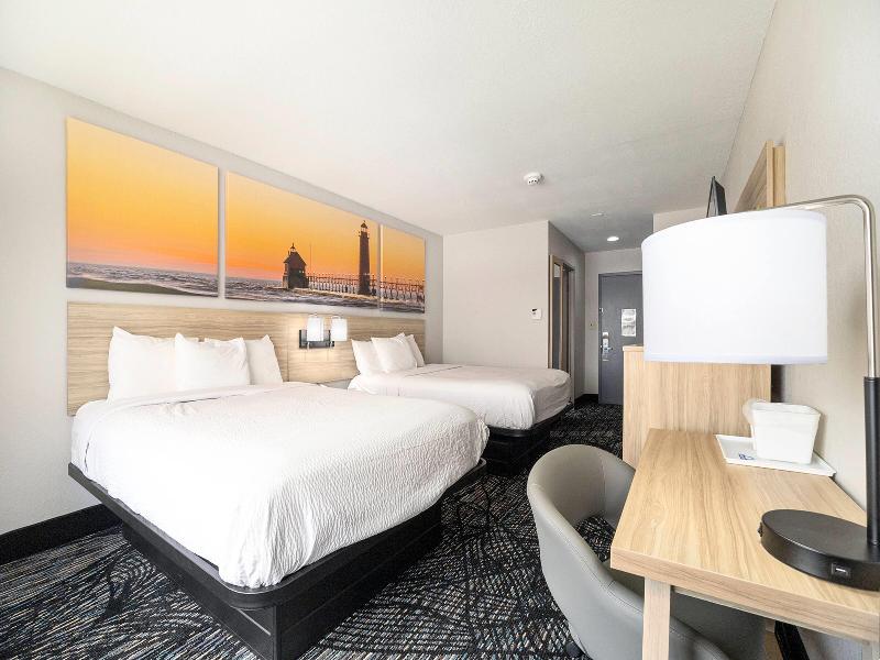 Days Inn & Suites By Wyndham Muskegon image