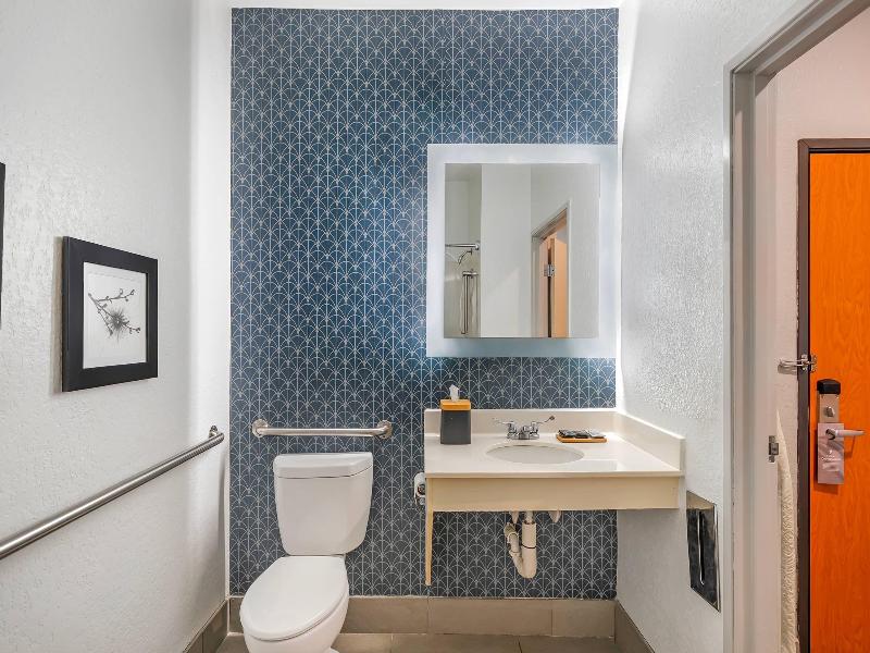 Country Inn & Suites  Fairview Heights IL image