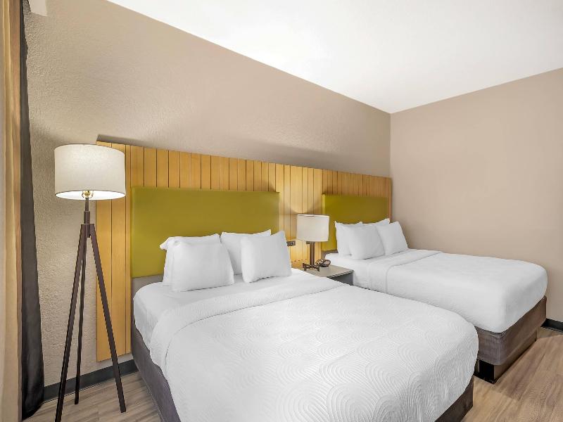 Country Inn & Suites  Fairview Heights IL image