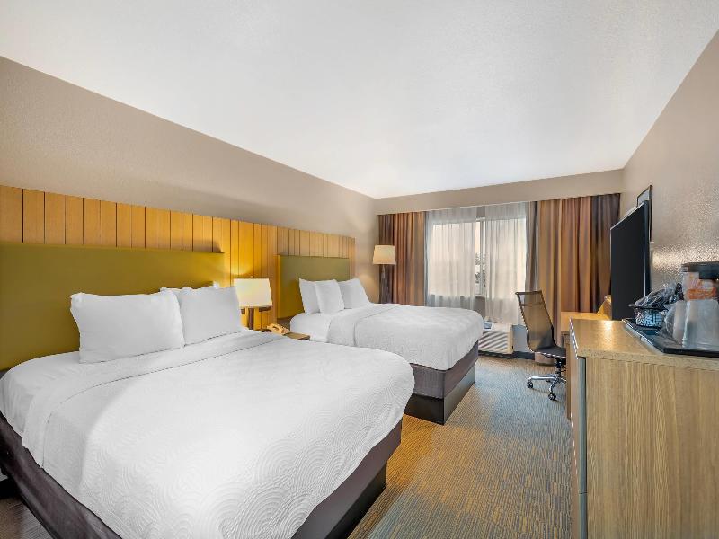 Country Inn & Suites  Fairview Heights IL image