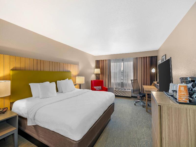 Country Inn & Suites  Fairview Heights IL image