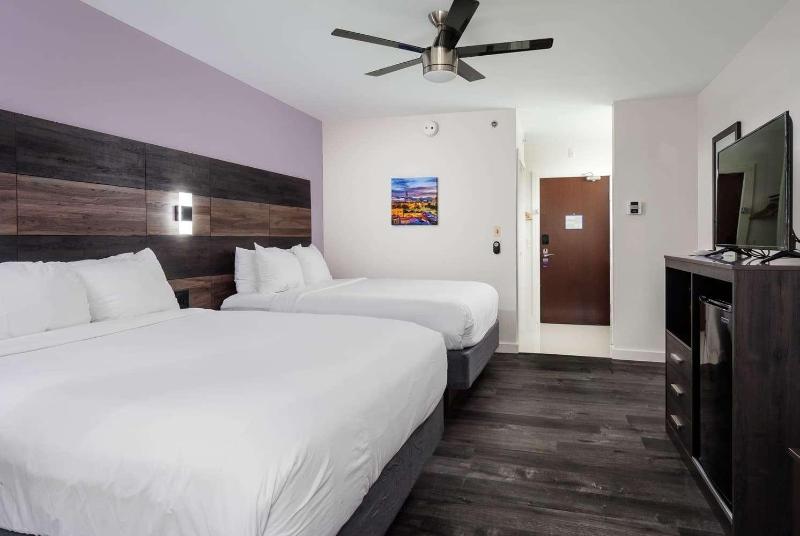hom hotel + suites, Trademark by Wyndham