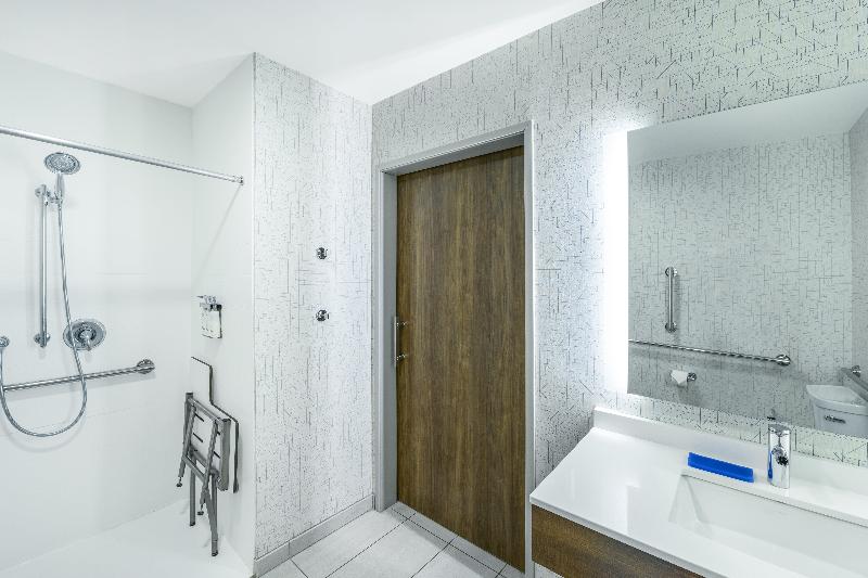 Holiday Inn Express Suites Phoenix East Gilbert image