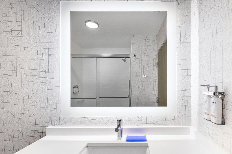 Holiday Inn Express Suites Phoenix East Gilbert image