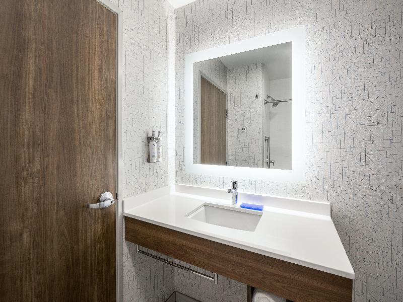 Holiday Inn Express Suites Phoenix East Gilbert image