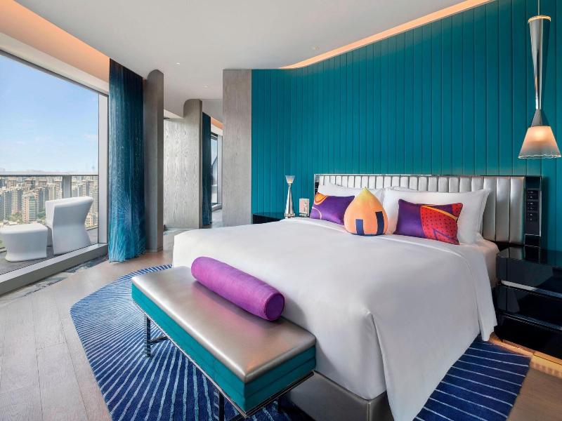 Cozy Suite, Suite, 1 Bedroom, Lake View (1 King Bed)