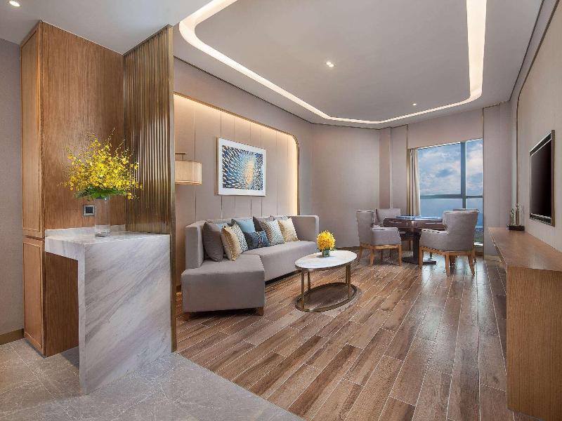 SUITE DELUXE KING BED