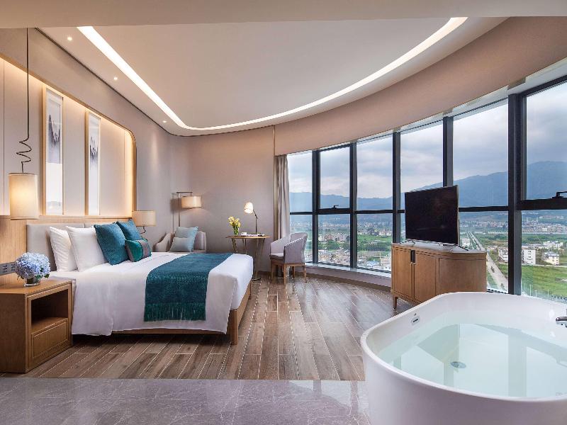 SUITE DELUXE KING BED