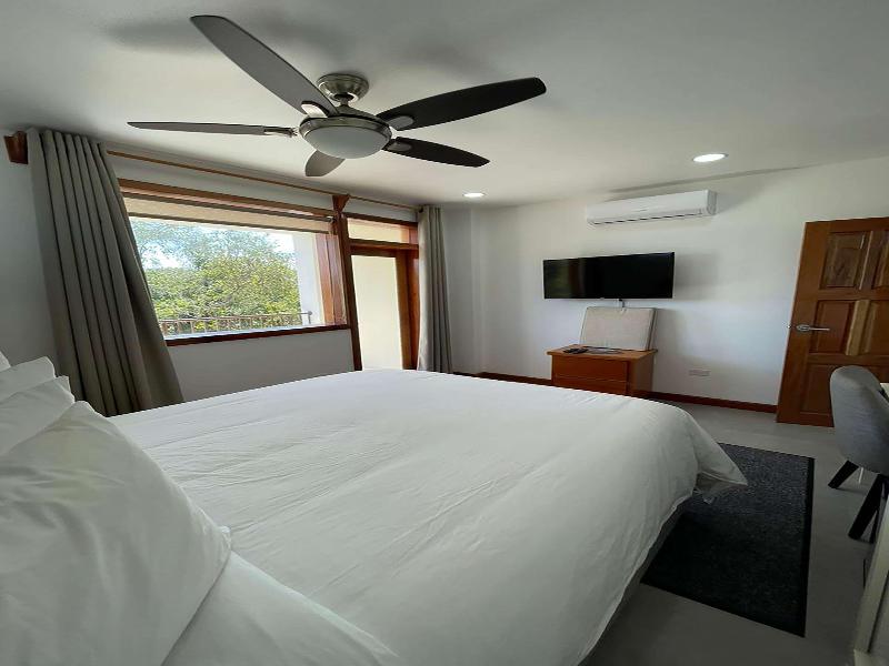 Best Western Grand Baymen Gardens image