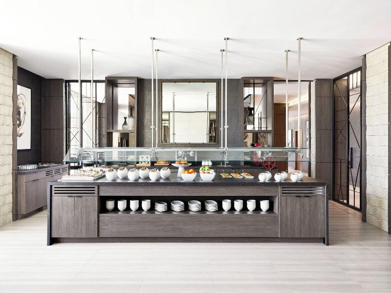 Ac Hotel By Marriott Miami Doral image
