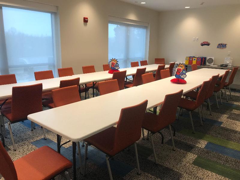 Holiday Inn Express and Suites-Elizabethtown North