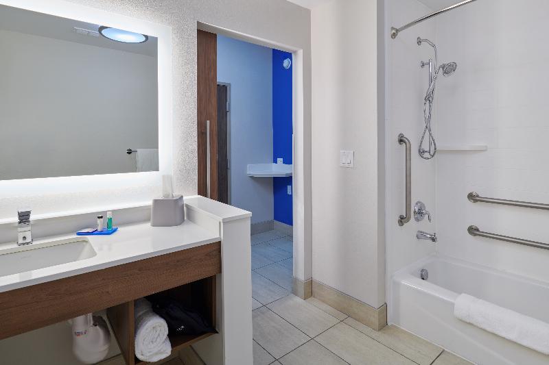 Holiday Inn Express & Suites El Paso East-Loop 375 photo 14