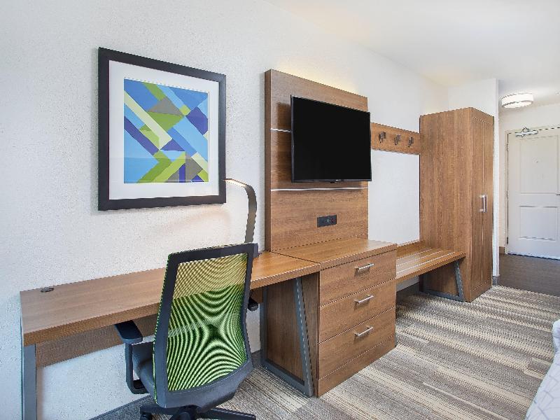 Holiday Inn Express Suites Lexington W Versailles image
